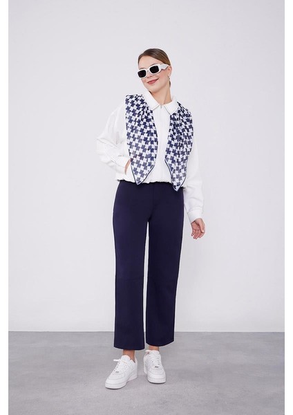 Lacivert Ekleme Tasarımlı Düz Paça Pantolon fırsatları