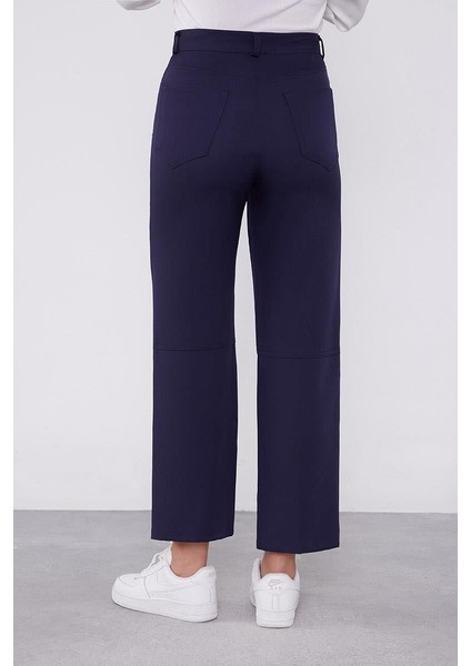 Lacivert Ekleme Tasarımlı Düz Paça Pantolon indirimleri