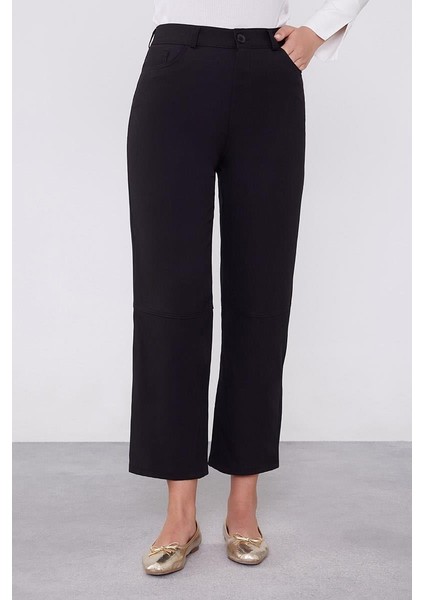 Siyah Ekleme Tasarımlı Düz Paça Pantolon