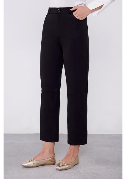 Siyah Ekleme Tasarımlı Düz Paça Pantolon fiyatları
