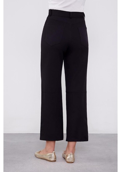 Siyah Ekleme Tasarımlı Düz Paça Pantolon indirimleri
