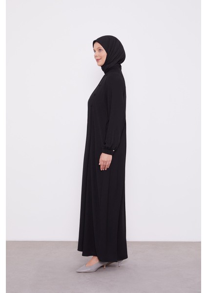 Siyah Dokulu Düğme Detaylı Ferace fırsatları