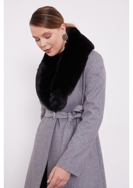 Siyah Yakası Kürklü Kaşe Kaban indirimleri