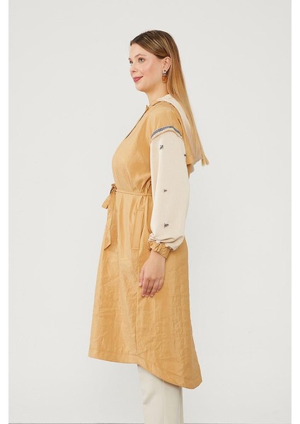 Camel-Bej Kapüşonlu Kolları İşlemeli Trençkot indirimleri