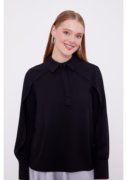 Siyah Yaka Taş Detaylı Bluz fiyatları