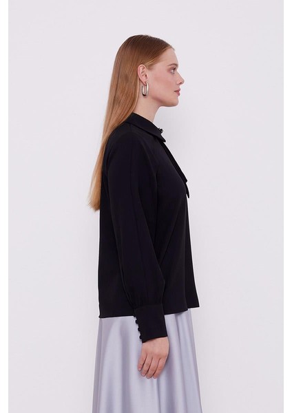 Siyah Yaka Taş Detaylı Bluz indirimleri