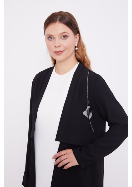 Siyah Broş Detaylı İçli Yelek Takım