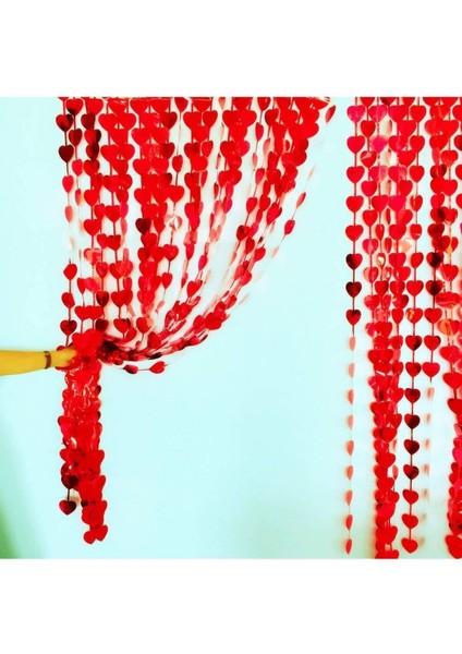 Işıltılı Kalpli Kırmızı Renkli Arka Fon Kendinden Yapışkanlı Folyo Kapı Perdesi Metalik Duvar Süsü modelleri