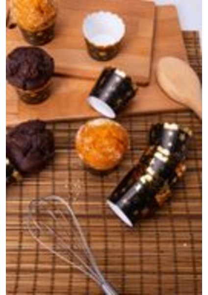 Gümüş Yaldızlı Siyah 12'li Kek Kalıbı Iyiki Doğdun Yazılı 6.5 x 5 cm Muffin Cupcake 12LI Siyah