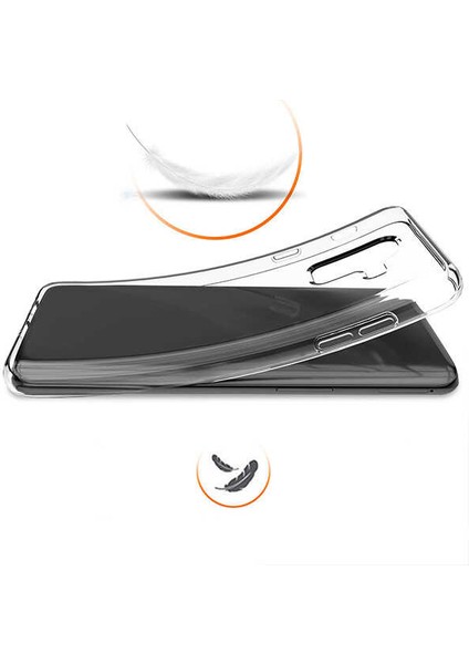 Samsung Galaxy J8 - Kılıf Şeffaf Soft Slim Fitt Süper Silikon Kapak - Şeffaf