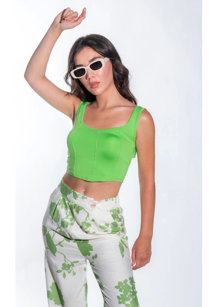 Kadın Önü Oval Kesim Çima Detay Sandy Kumaş Kalın Askılı Kadın Yeşil Crop Bluz