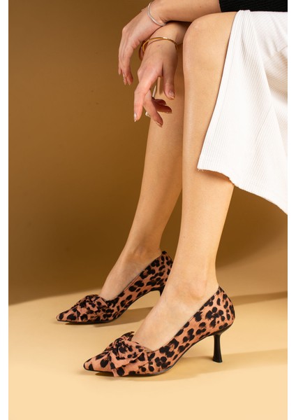 Fiyonk Detaylı Leopar Desenli Kadın Topuklu Ayakkabı 43-43-24LEOPAR modelleri