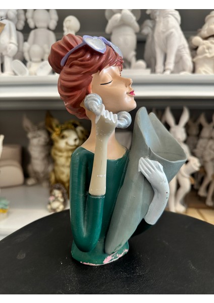 Telefonlu Buket Tutan Kız Dekoratif Polyester Obje, Saksı, Vazo