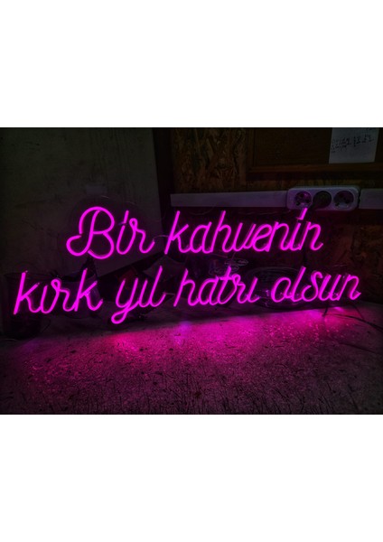Cizgineon Bir Kahvenin Kırk Yıl Hatrı Olsun Neon LED Işıklı Duvar Dekarasyon