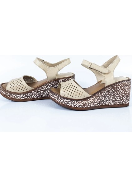 Kadın Bej Deri Dolgu Topuklu Sandalet modelleri