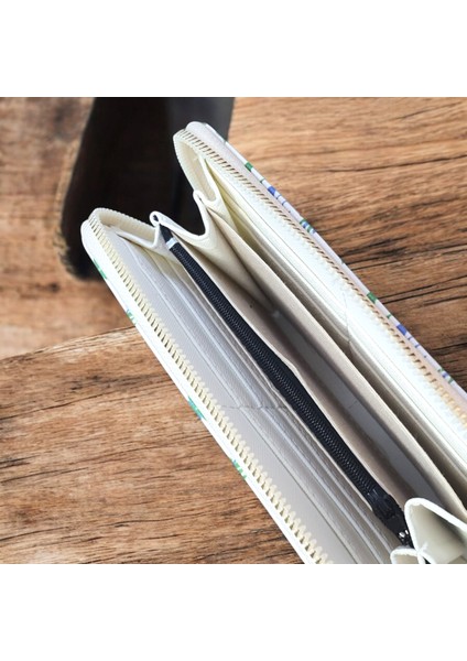 Fermuarlı ve Para Bölmeli Premium Kalitede Menekşe Temalı Lüks Kadın Cüzdan - Ekru (20 Cmx 10 Cm) indirimleri