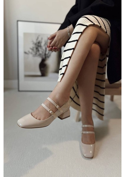 Kadın Emil Shoes Rugan Arkası Kapalı Çift Bant Kare Burun Baretli Kısa Blok Topuklu Ayakkabı