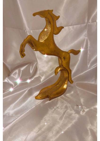 Avatar Kaideli Kübik Şahlanan Uçan At Gold