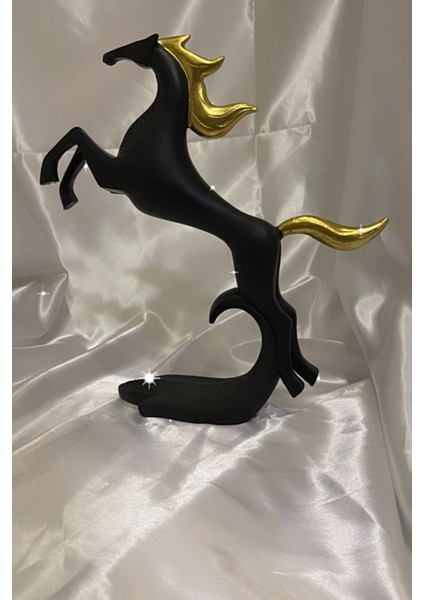 Avatar Kaideli Kübik Şahlanan Uçan At Siyah