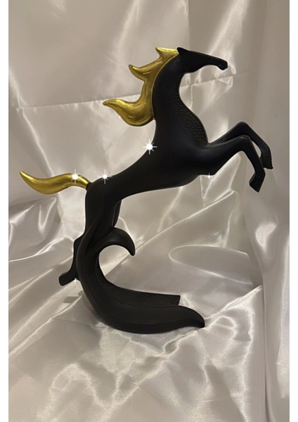 Avatar Kaideli Kübik Şahlanan Uçan At Siyah fırsatları