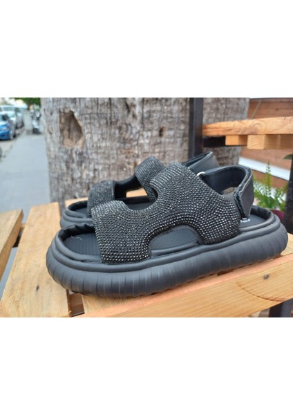 Guja 24Y652 Kız Çocuk Ultra Hafif Anatomik Taban Taşlı Sandalet