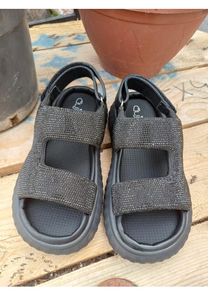 Guja 24Y652 Kız Çocuk Ultra Hafif Anatomik Taban Taşlı Sandalet