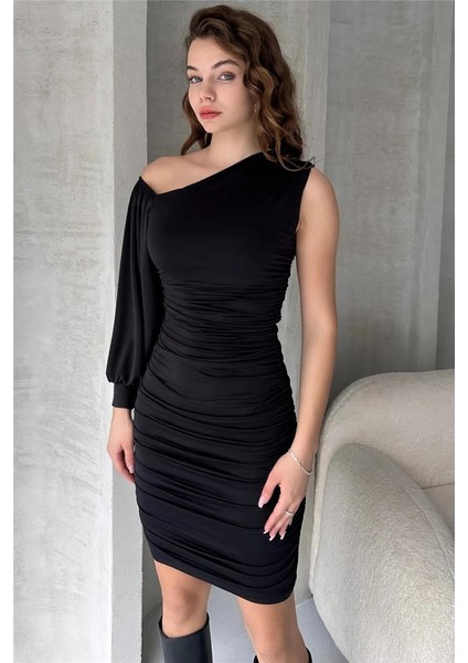 Kadın Asimetrik Yaka Tek Kol Mini Drapeli Elbise