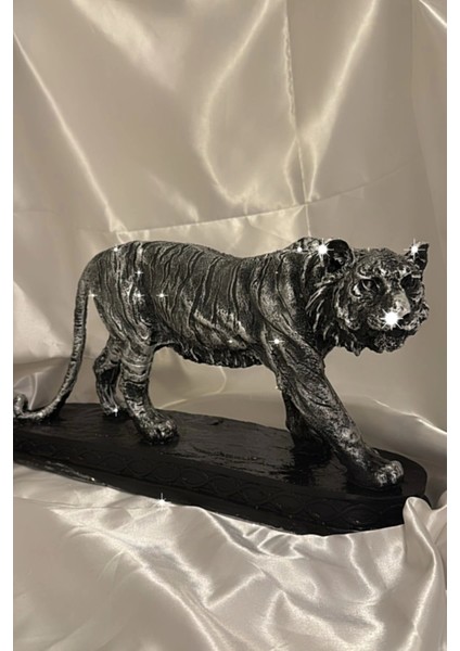 Jaguar Aslan Kaplan Biblosu Büyük Boy Ayakta