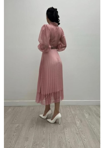 Pembe Flarlı Dantel Detaylı Piliseli Etekli Elbise