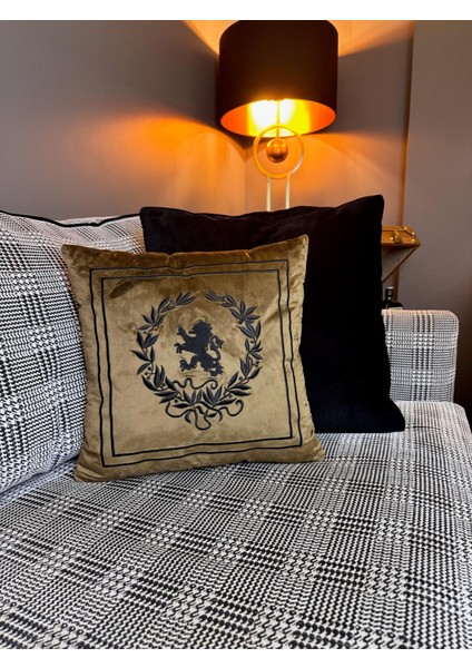 Kraliyet Aslanı Sembolü Nakışlı Kırlent Kılıfı Kahverengi