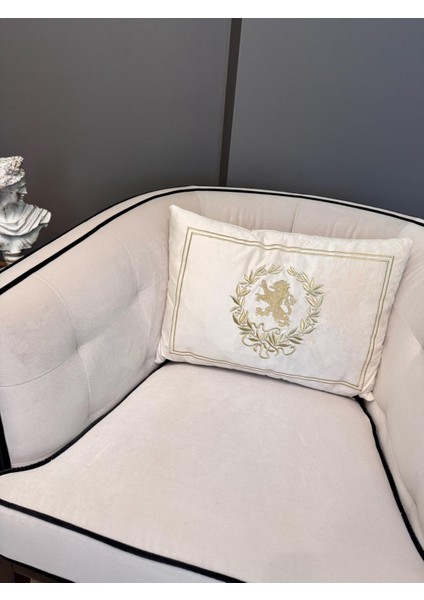 Kraliyet Aslanı Sembolü Nakışlı Kırlent Kılıfı Ekru - Gold fiyatları