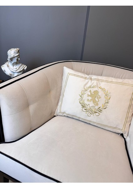 Kraliyet Aslanı Sembolü Nakışlı Kırlent Kılıfı Ekru - Gold modelleri