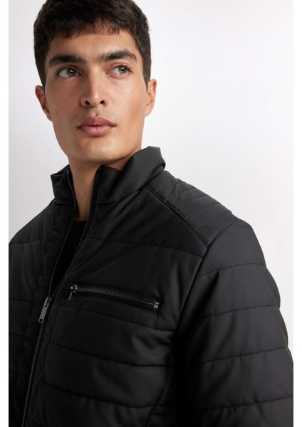 Su İtici Slim Fit Suni Deri Mont Dar Kesim Dik Yaka Fermuarlı Cepli B3568AX25SP indirimleri