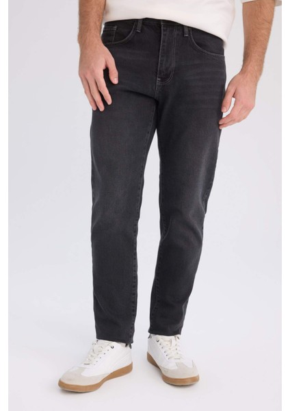 Slim Tapered Fit Dar Kalıp Normal Bel Daralan Paça Jean Pantolon D8748AX25SP