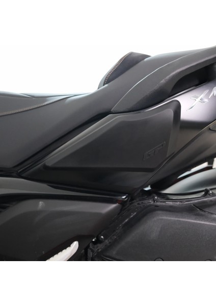 Yamaha XMAX 250 / 300 2024 Uyumlu Sele Altı Grenaj Koruma Siyah