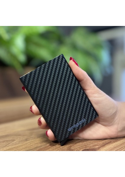 Mekanizmalı Kartlık Rfid Korumalı Alüminyum Otomatik Mekanizmalı Kredi Kartlık Desenli Siyah Karbon fiyatları