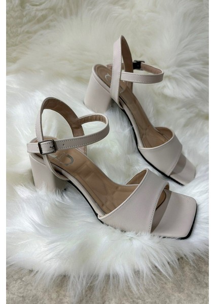 Günlük Kadın Sandalet Kalın Topuklu Bantlı Bilekten Bağlı Küt Burunlu Rahat Yumuşak Taban 275 modelleri