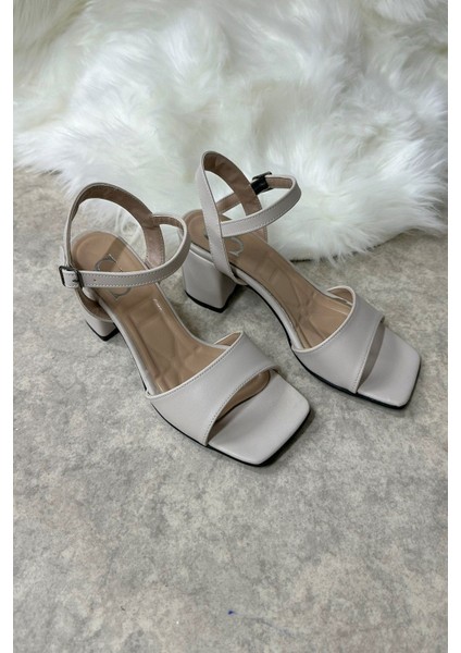 Günlük Kadın Sandalet Kalın Topuklu Bantlı Bilekten Bağlı Küt Burunlu Rahat Yumuşak Taban 275 fırsatları