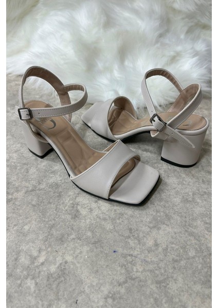 Günlük Kadın Sandalet Kalın Topuklu Bantlı Bilekten Bağlı Küt Burunlu Rahat Yumuşak Taban 275 indirimleri