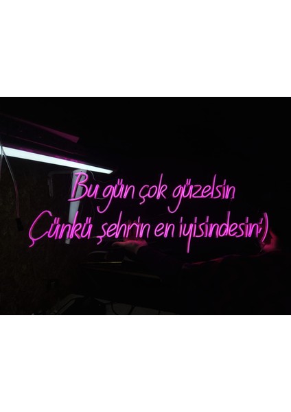 Cizgineon Bugün Çok Güzelsin Çünkü Şehrin En Iyisindesin Işıklı Neon LED Duvar Dekarasyon