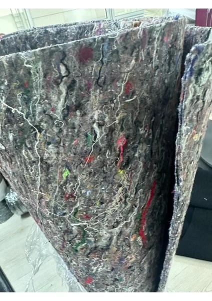 Araç Taban ve Tavan İzolasyon Keçesi 6 mm Kalınlık 200 cm x 200 cm