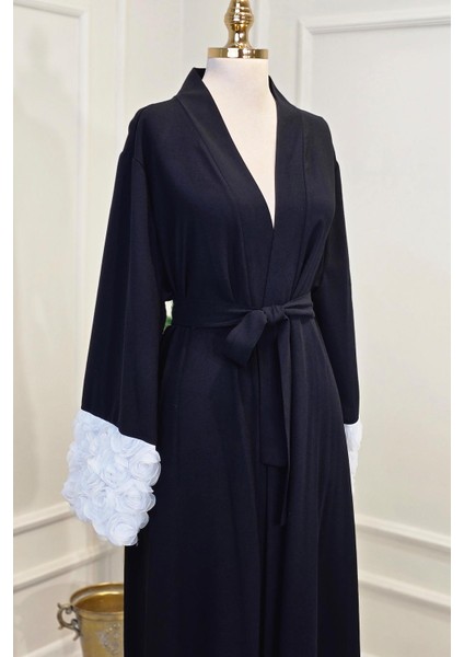 Siyah Kolları Güllü Abaya 4662