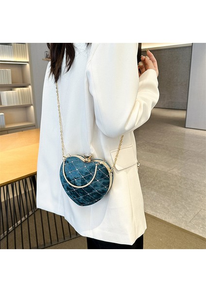 Kalp Şeklinde Bir El Çantası (Yurt Dışından) fırsatları