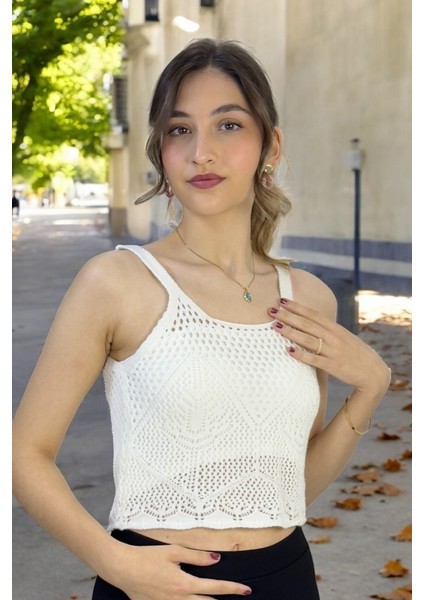 El Örgü Desenli Askılı Triko Crop Top Bluz