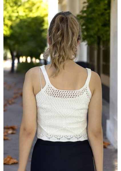 El Örgü Desenli Askılı Triko Crop Top Bluz