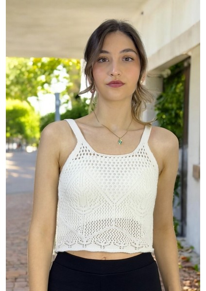 El Örgü Desenli Askılı Triko Crop Top Bluz