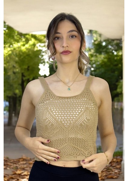 El Örgü Desenli Askılı Triko Crop Top Bluz