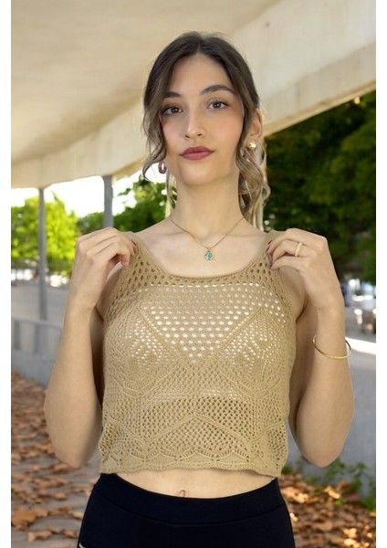 El Örgü Desenli Askılı Triko Crop Top Bluz