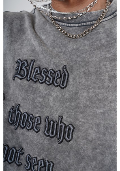 Bisiklet Yaka Yazı Nakışlı Yıkamalı Oversize Kalıp Unisex Sweatshirt