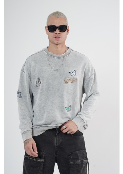Bisiklet Yaka Yıkamalı Aplikeli Oversize Kalıp Sweatshirt